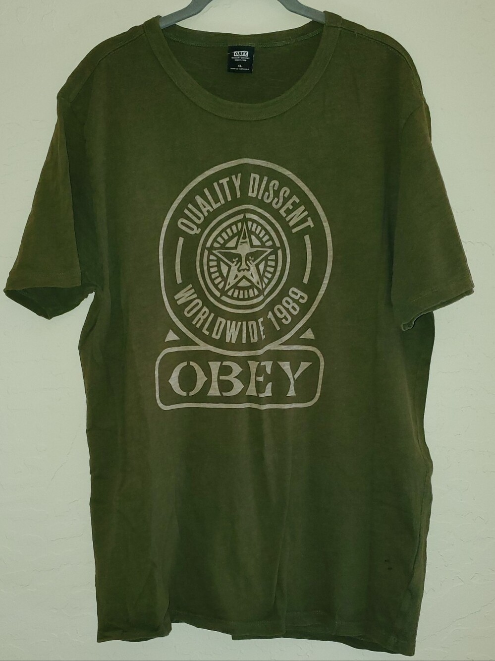 Obey T-shirt XL Olive Green